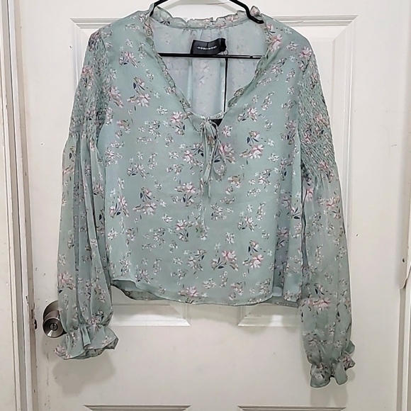 NWT CODE X MODE SHIRRED SLEEVE SAGE FLORAL PEASANT BLOUSE V NECK  SZ L - Picture 2 of 7